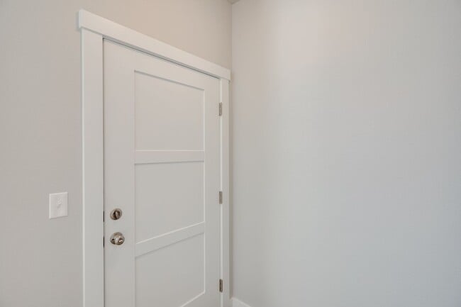 Building Photo - Beautiful, Brand New 3 Bedroom Townhome Available!