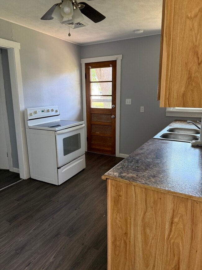 Building Photo - 153 Virginia St