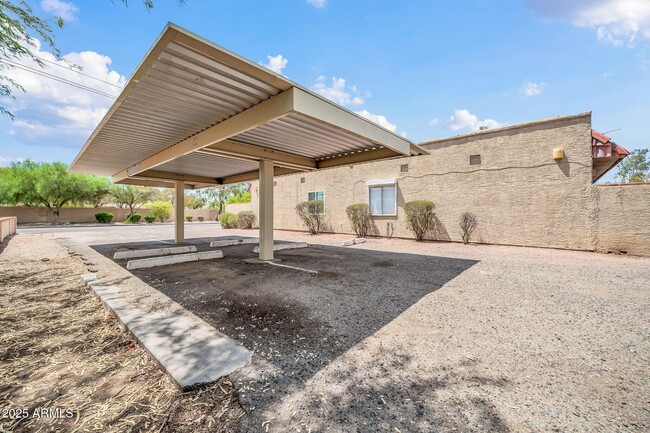 Building Photo - 2701 E Tierra Buena Ln