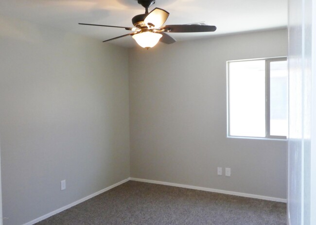 Building Photo - 1674 W Pelican Dr