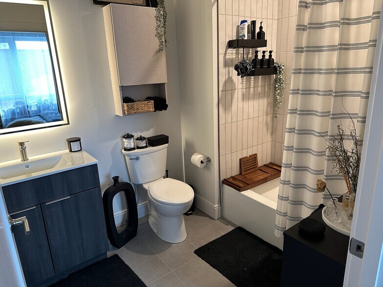 Building Photo - 959 Dorchester Ave