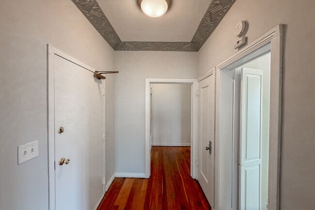 Building Photo - 1314 Hayworth Ave