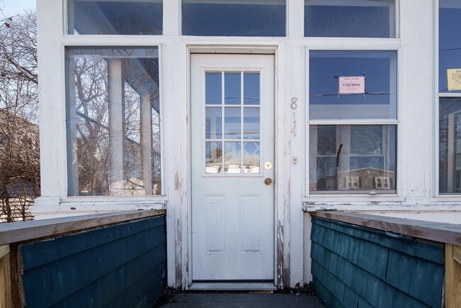 Building Photo - 814 Lancaster St