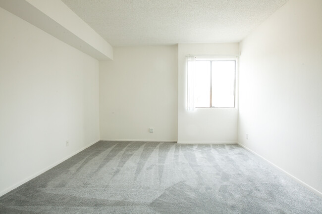 Building Photo - 601 Westholme Ave