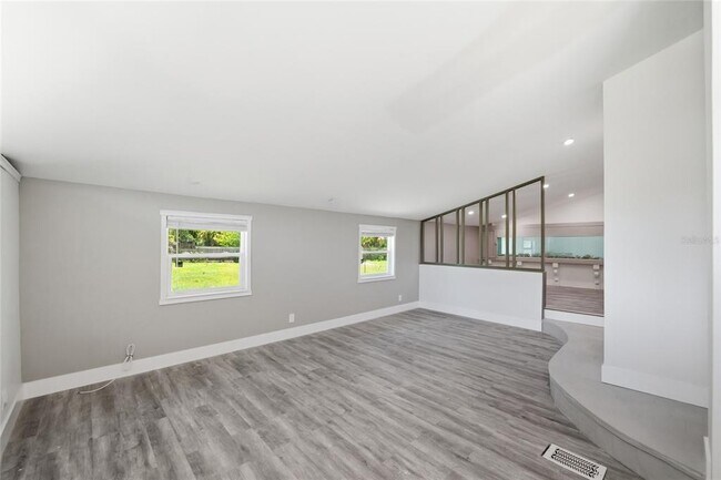Building Photo - 7210 Valrie Ln