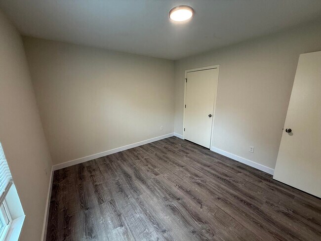 Building Photo - 1709 Hanover Blvd