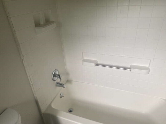 Building Photo - 13626 Collins St