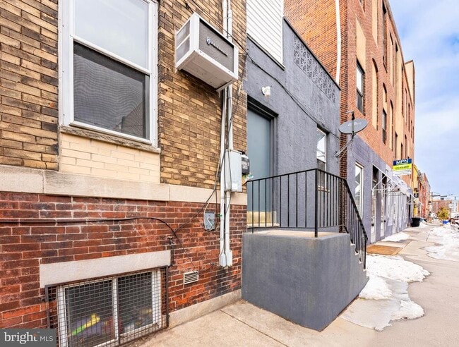 Building Photo - 1327 Snyder Ave