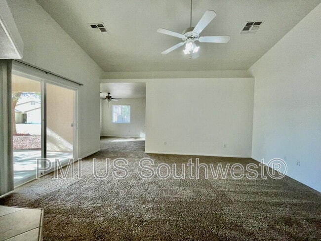 Building Photo - 4891 S Rinaldi Dr