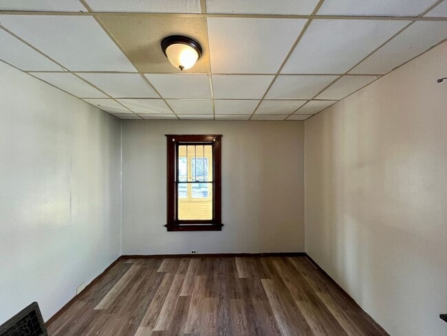 Building Photo - 619 Werle Ave