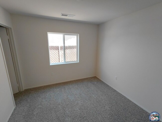Building Photo - 475 Palomino Ct