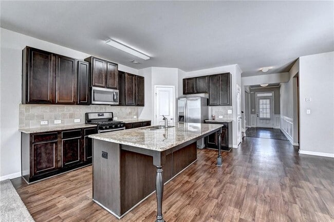 Building Photo - 2409 Ivy Meadow Ln