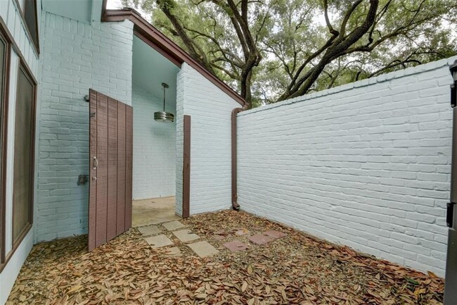 Building Photo - 4535 Turf Valley Dr