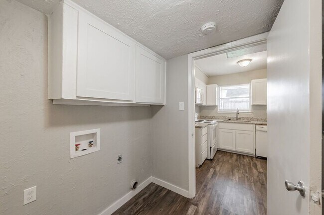 Building Photo - 1774 Belshire Ct
