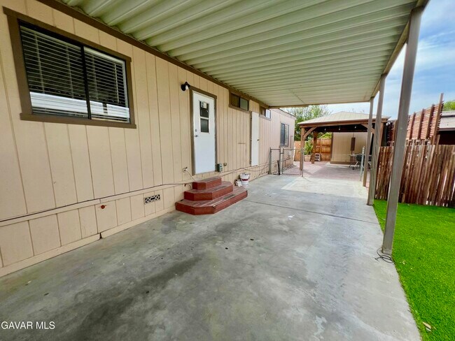 Building Photo - 849 E Avenue I