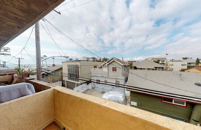 Building Photo - Cerca Del Mar