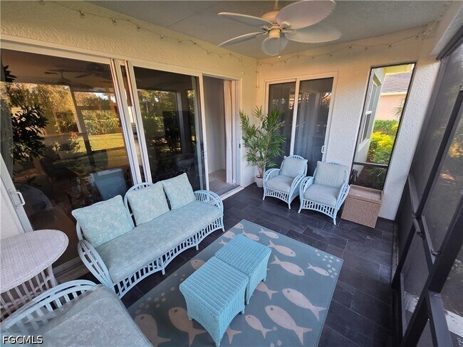Building Photo - 10640 Camarelle Cir