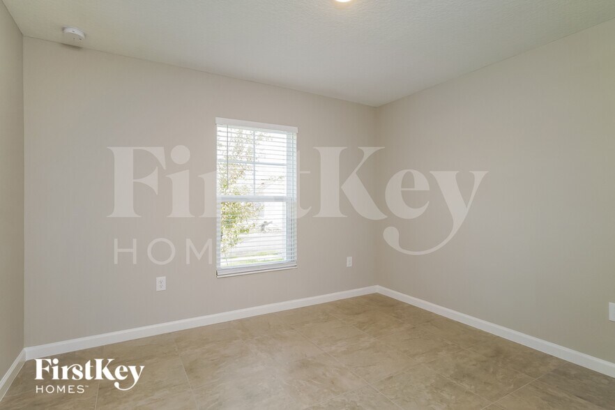 Building Photo - 308 S Haven Ct