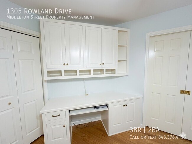 Building Photo - 1305 Rowland Dr