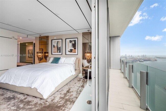 Building Photo - 300 Biscayne Blvd Way