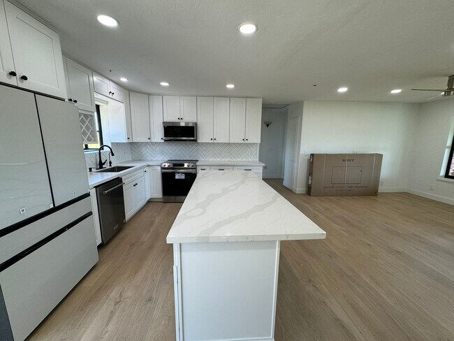 Building Photo - 5430 Sunny Ridge Pl