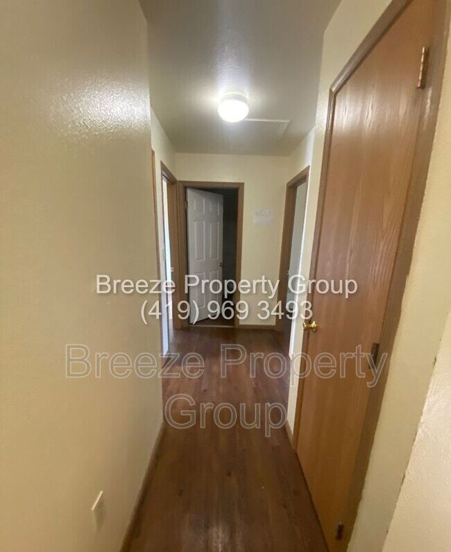 Building Photo - 3045 N Ontario St
