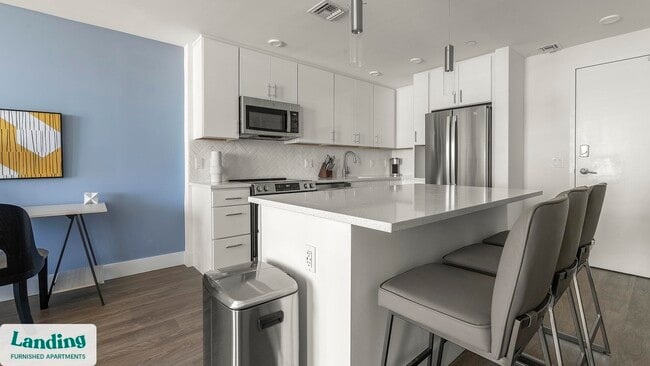 Building Photo - 1950 Mayfair St