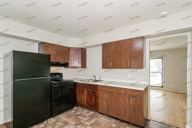 Building Photo - 822 Lightwood Dr