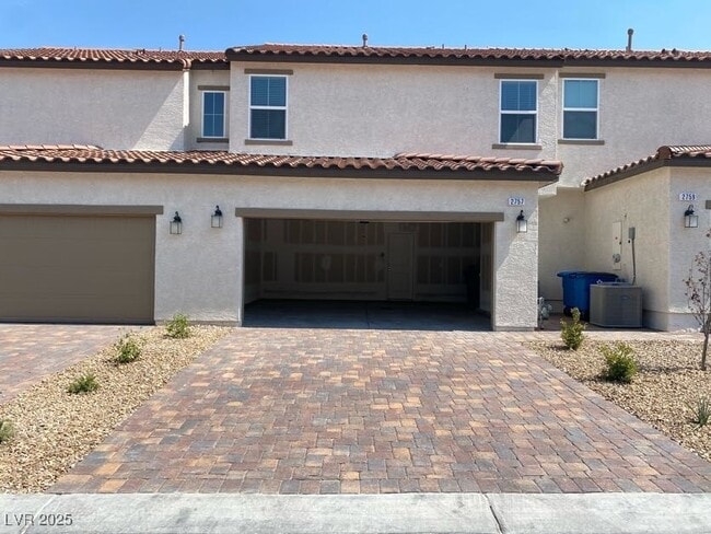 Building Photo - 2757 Abrantes Pl