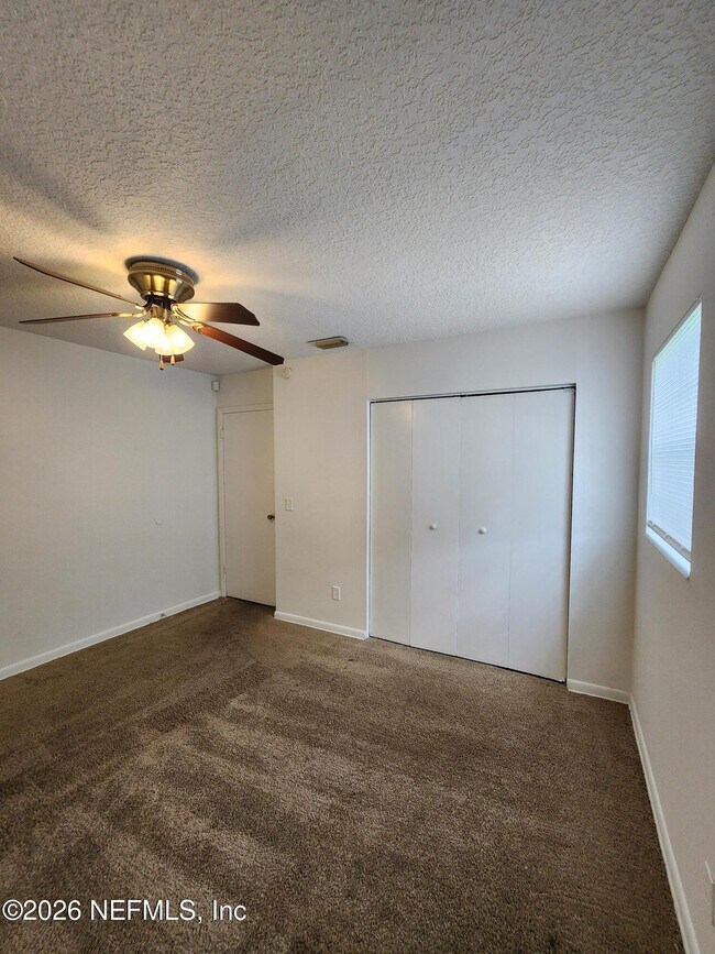 Building Photo - 1721 Hawaii Dr E