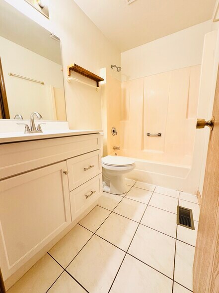 Building Photo - 1285 Haverhill Cir