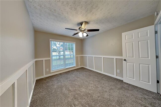 Building Photo - 405 Windsor Brook Ln SE