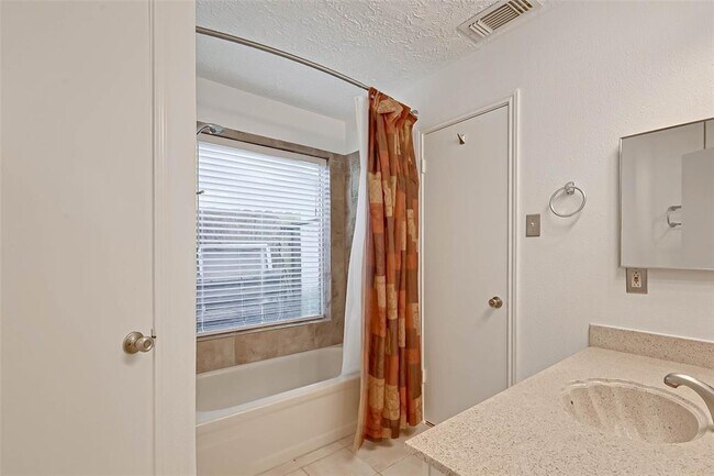Building Photo - 16822 Rippling Mill Dr