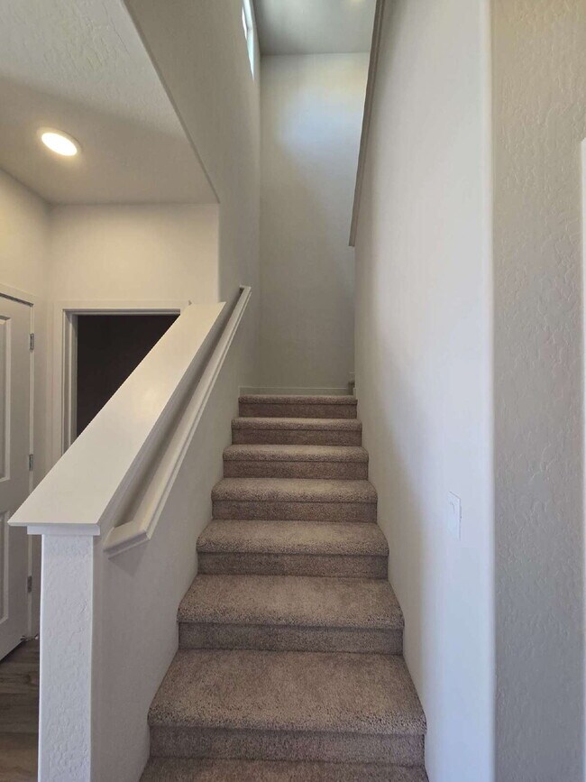Building Photo - LIMITED TIME OFFER- RECEIVE $300 OFF YOUR ...
