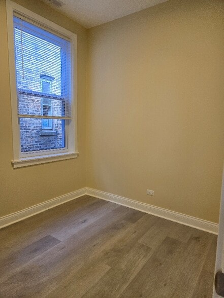 Building Photo - 4801 W Armitage Ave