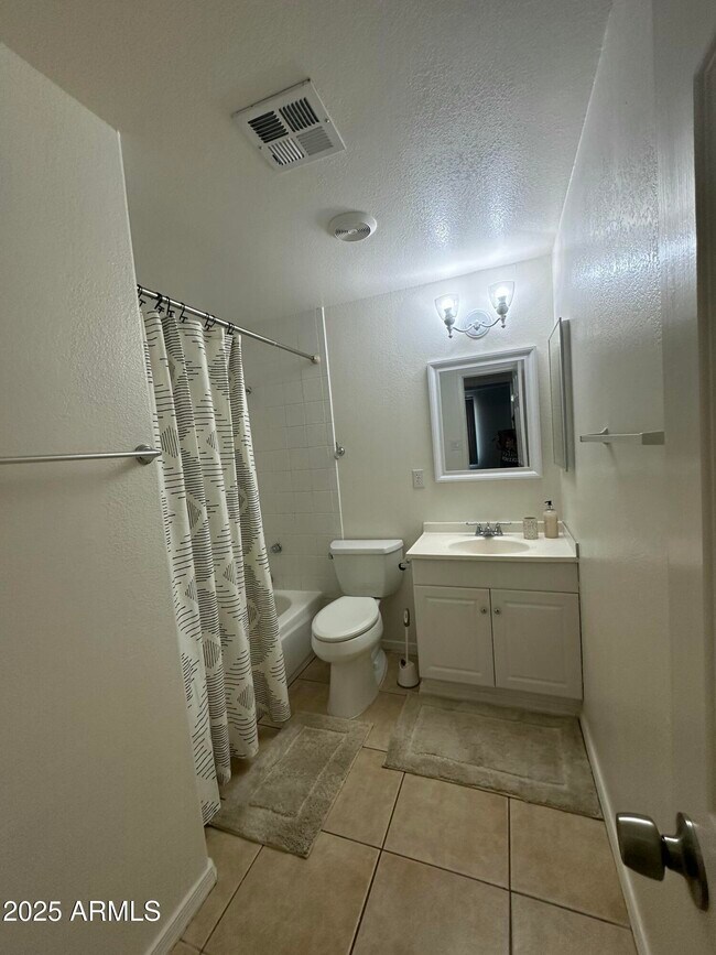 Building Photo - 4324 N 72nd Dr