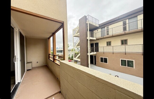 Building Photo - 2300 Front St