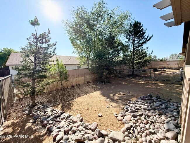 Building Photo - 6131 N Buckboard Dr
