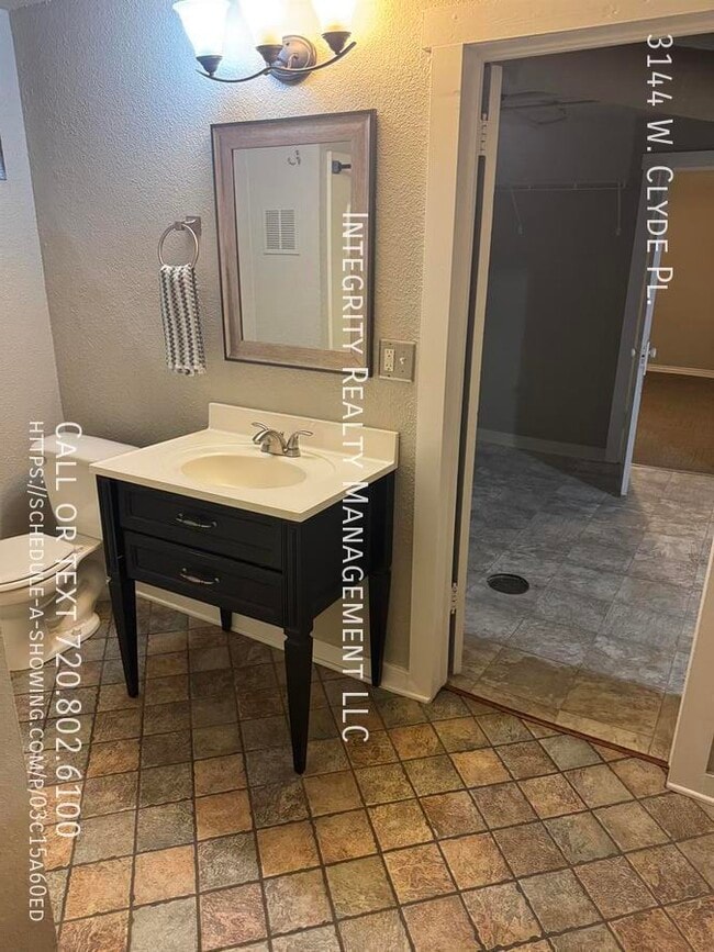 Building Photo - 3144 W Clyde Pl