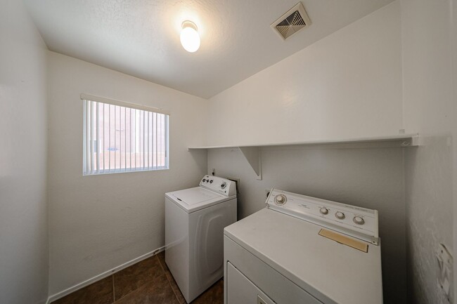 Building Photo - RV GATE! Lovely 4 bedroom, 3 bathroom home...