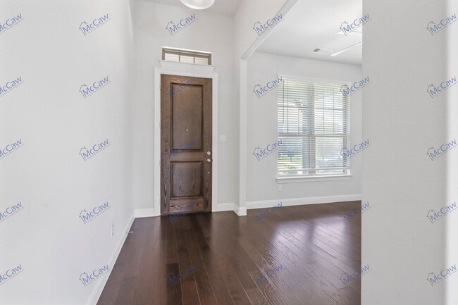 Building Photo - 8451 Bronzegate Trl