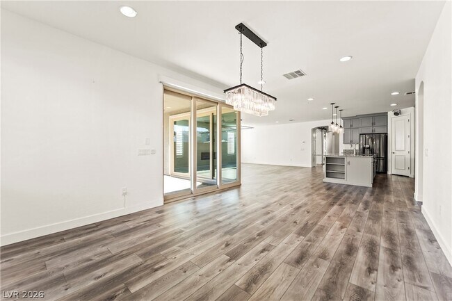 Building Photo - 10456 Skye Arroyo Ave
