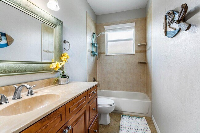 Building Photo - 2999 Dovedale Ct