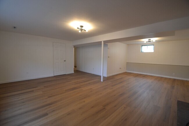 Building Photo - 2988 W Fontanero St