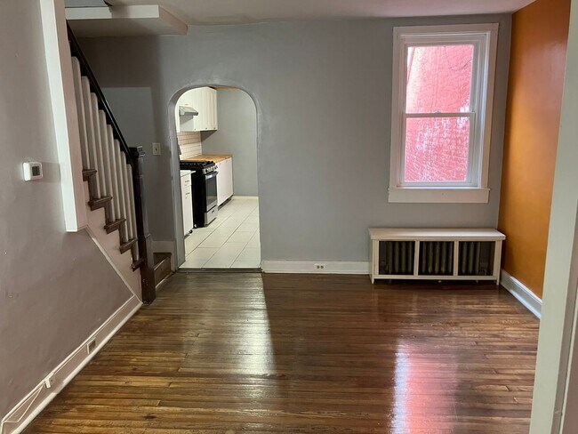 Building Photo - 14 Old Dorwart St