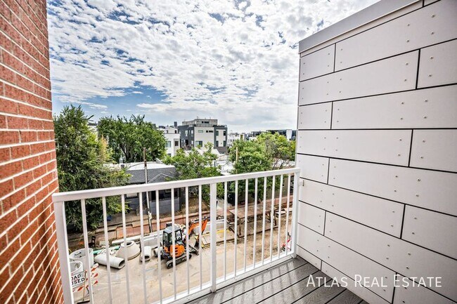 Building Photo - 2905 W 25th Ave
