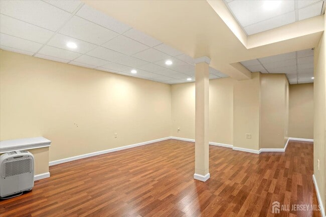 Building Photo - 80 Tennyson Rd