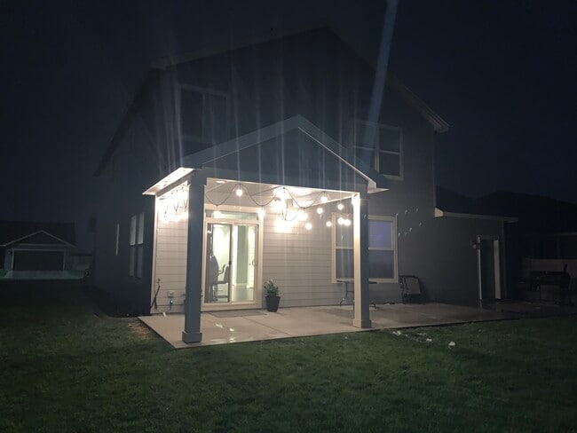 Building Photo - Pierre