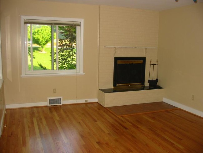 Building Photo - 144 Monticello Road