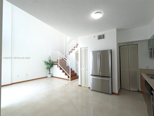 Building Photo - 1528 Brickell Ave